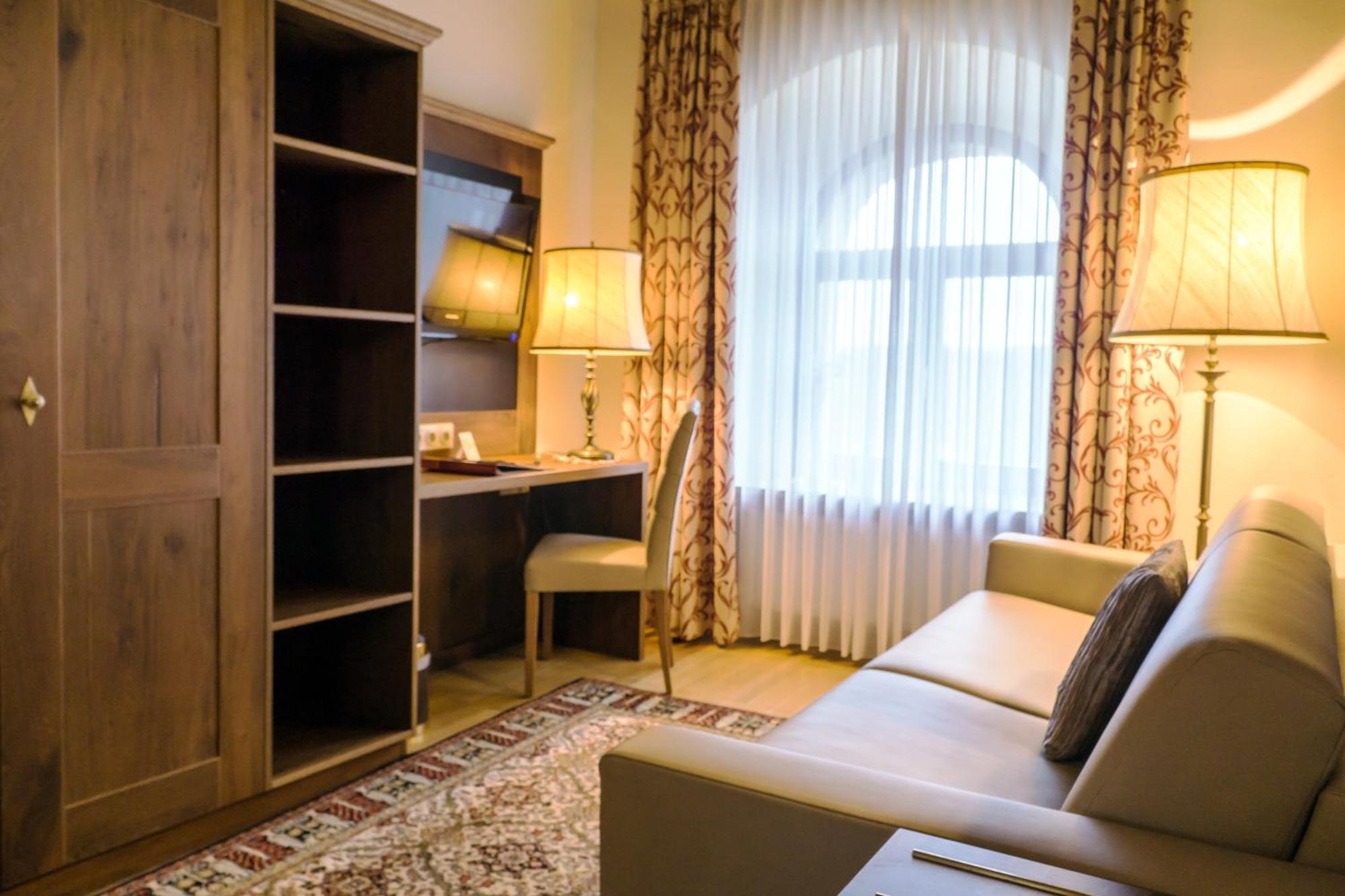 Hotel Burg 3*
